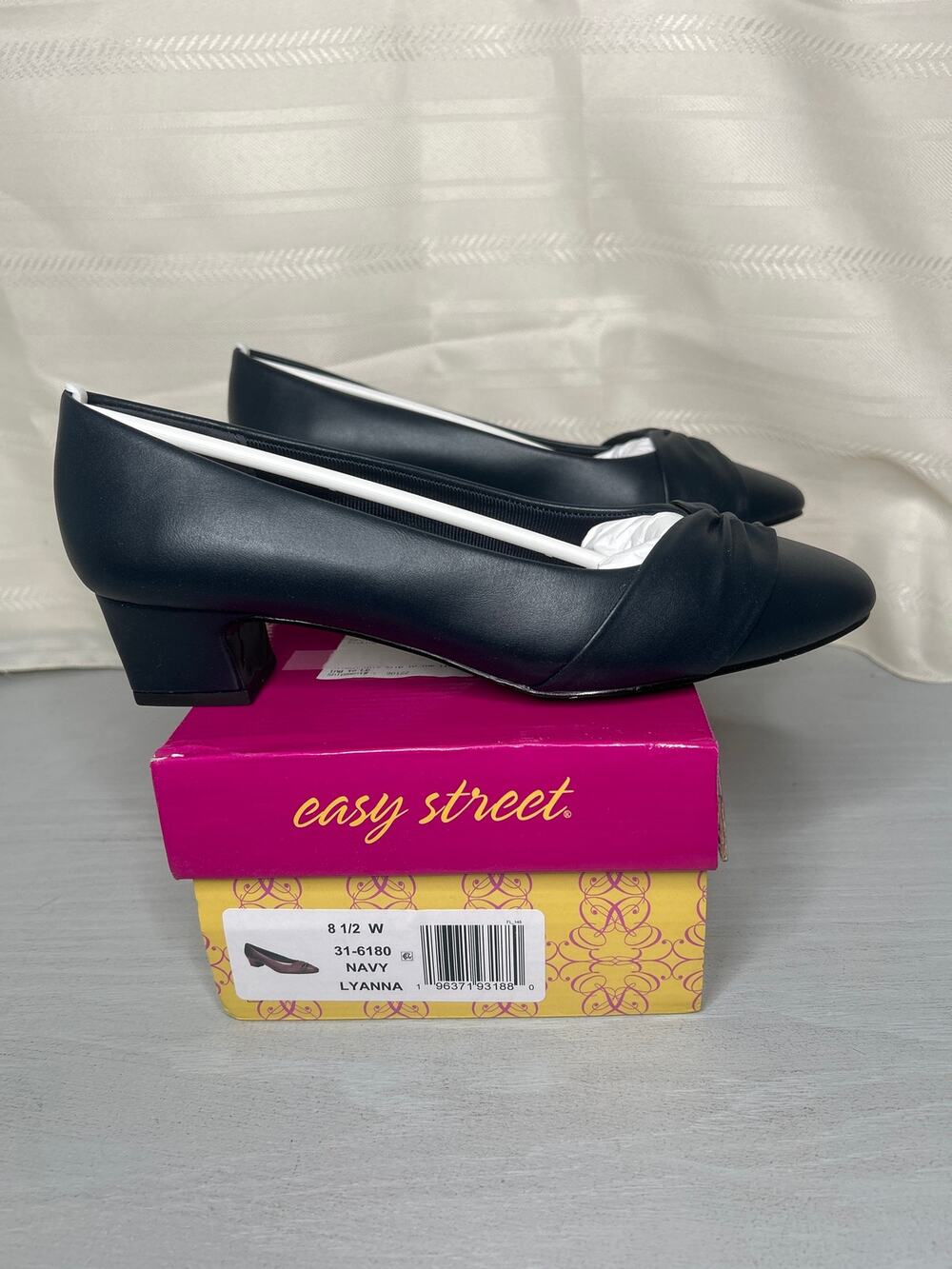 Easy Street Lyanna Almond Toe Block Heel Pumps Navy Womens Size 8.5 Wide